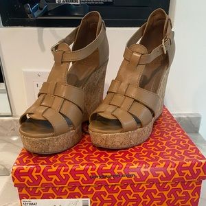 Tory Burch Wendelle Tan Wedge size 8